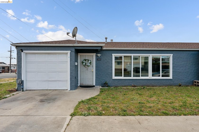 Exceptional duplex opportunity in Richmond offering the perfect - photo 2