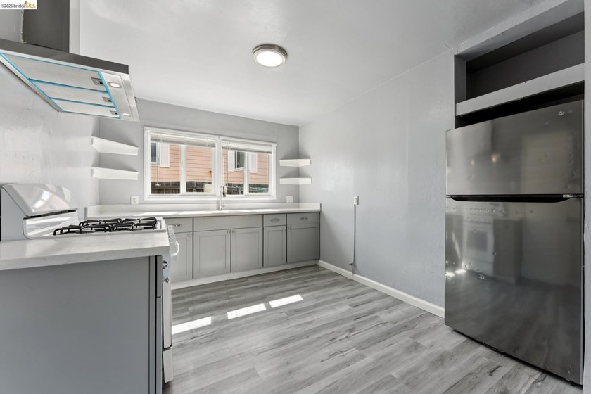 Exceptional duplex opportunity in Richmond offering the perfect - photo 8