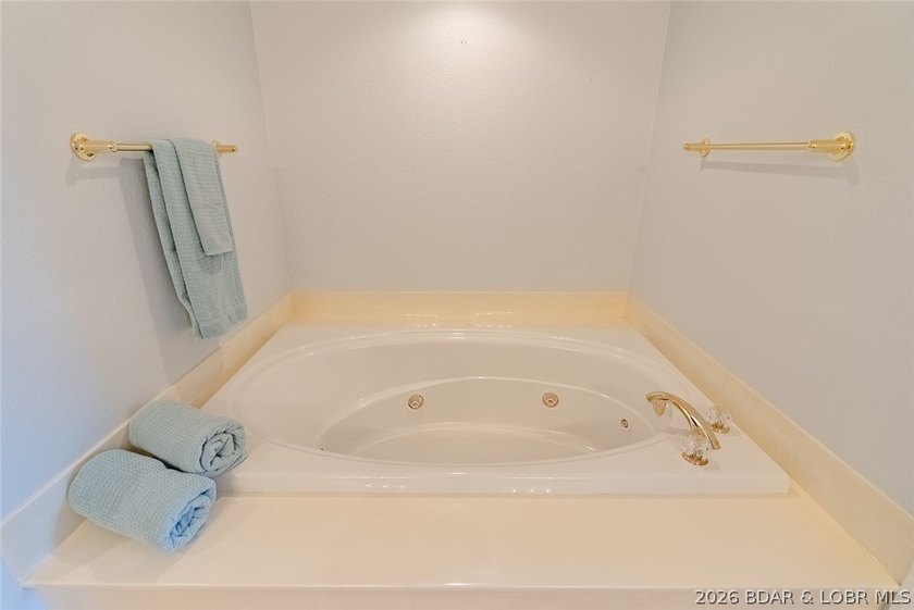 This beautiful walk-in *turnkey* unit includes a 12x36 &amp; is - photo 24