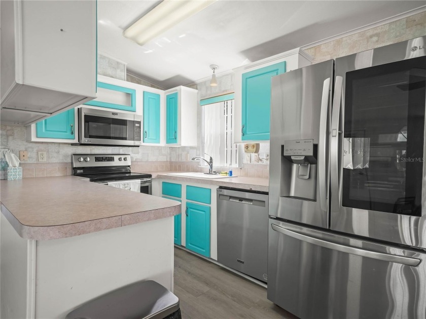 This partially furnished home comes as you see it. The unit was - photo 6
