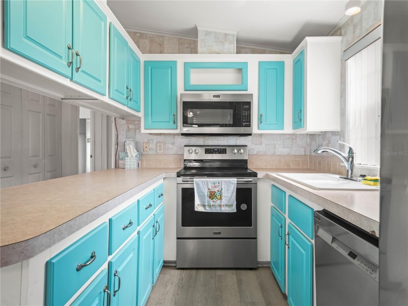 This partially furnished home comes as you see it. The unit was - photo 7
