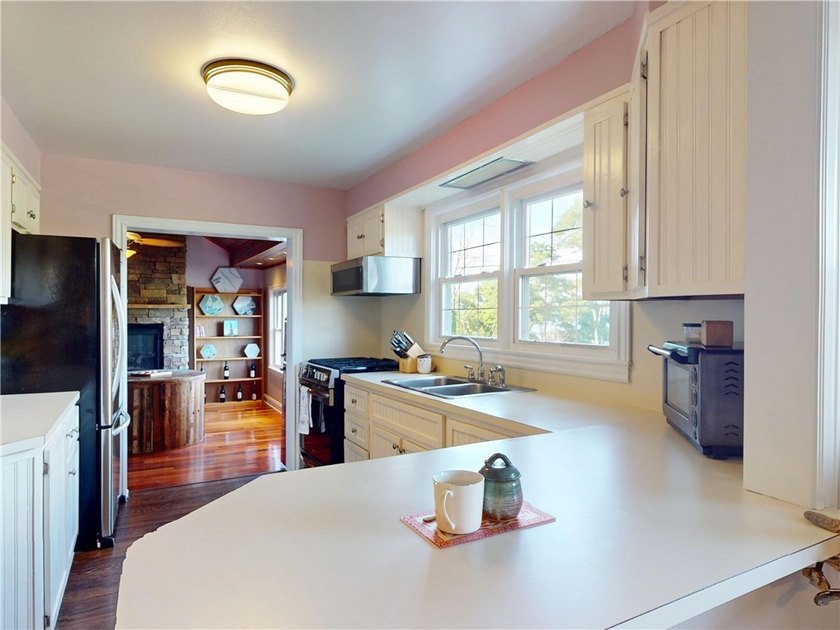 Enjoy the best of Seneca Lake living on the desirable west side - photo 23