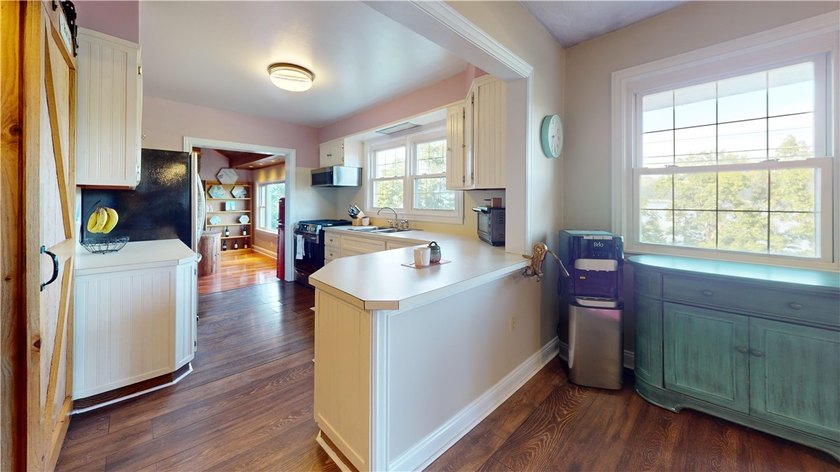 Enjoy the best of Seneca Lake living on the desirable west side - photo 27