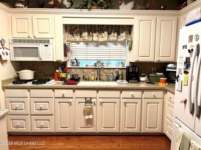 This property has so much to offer: a spacious cul-de-sac lot - photo 11
