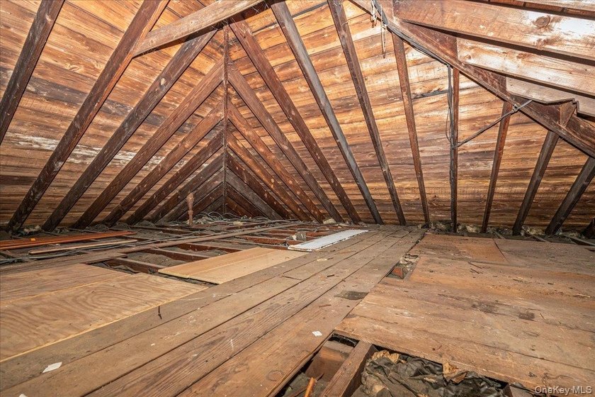 Welcome to this charming 1 bedroom, 1 bath co-op offering - photo 14