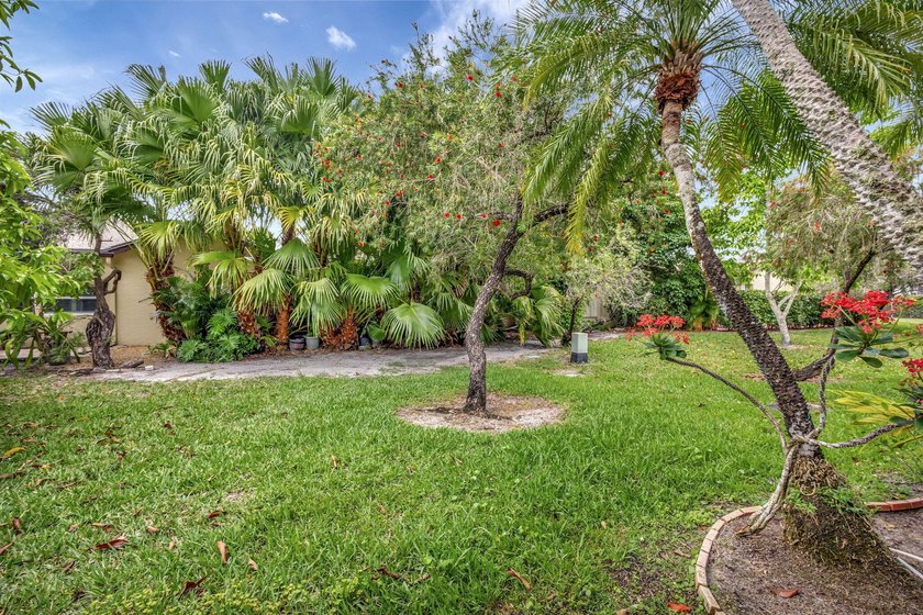 Charming 2-bedroom, 2-bathroom home located in a well-maintained - photo 21