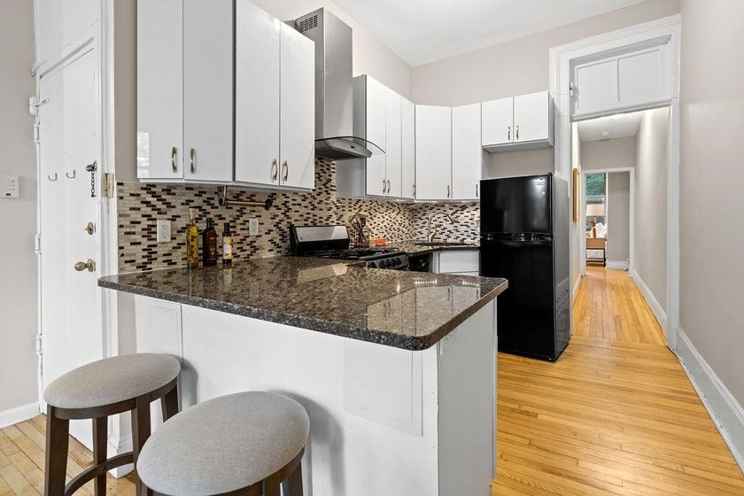 Bright and inviting 2-bedroom, 2-bath home located on one of - photo 11