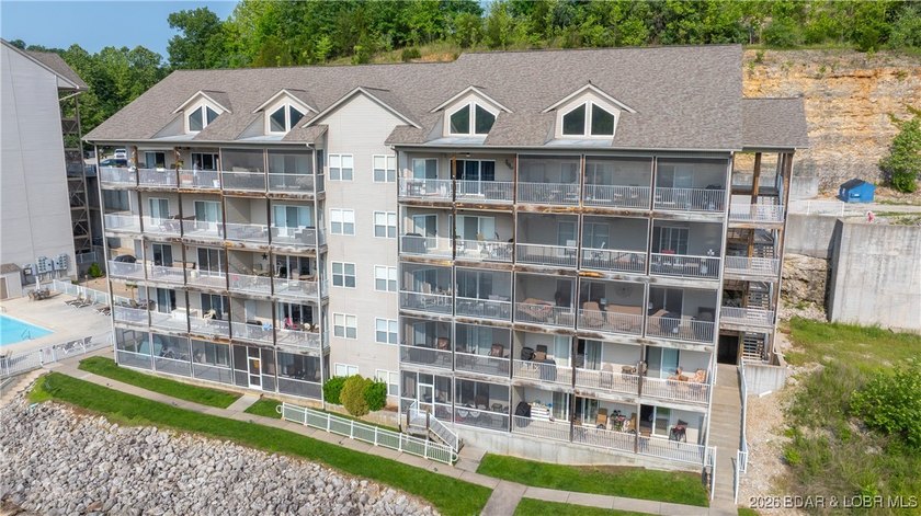 This is the total package! This beautiful 2-bedroom, 2-bath - photo 27