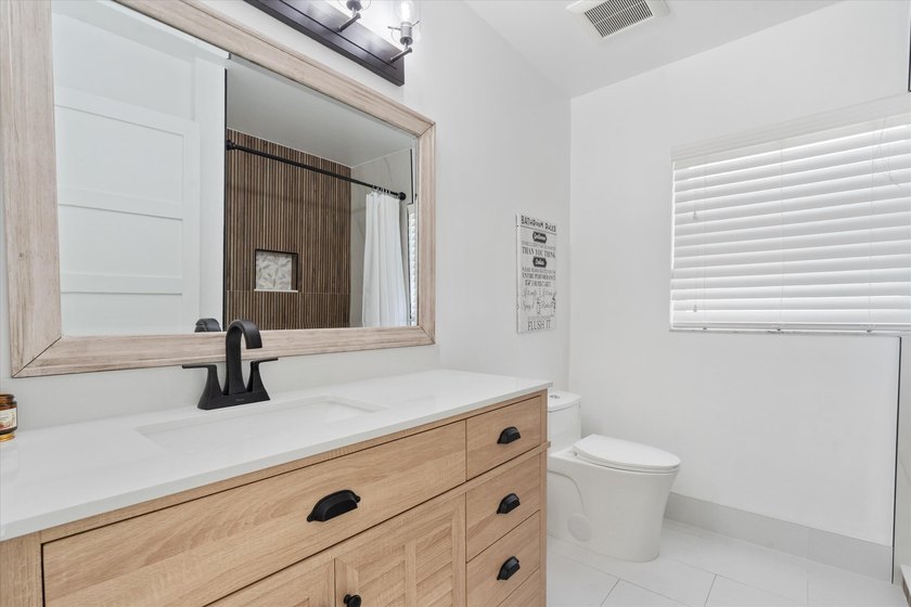 Stunning updated spacious 4 bed/2 bath pool home in gated - photo 29
