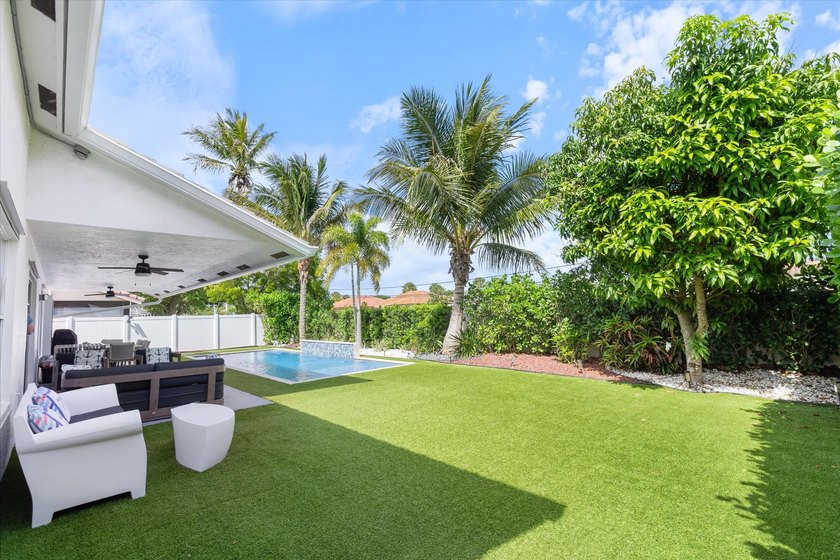 Stunning updated spacious 4 bed/2 bath pool home in gated - photo 43