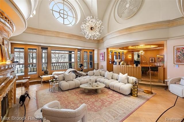 A once-in-a-lifetime opportunity to own a spectacular lakefront - photo 4
