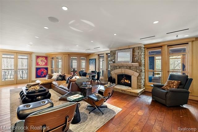 A once-in-a-lifetime opportunity to own a spectacular lakefront - photo 10