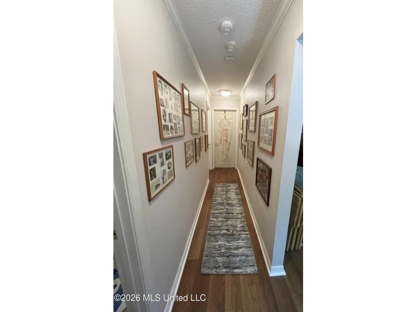 Great brick home located in the Edgewater Estates Subdivision - photo 11
