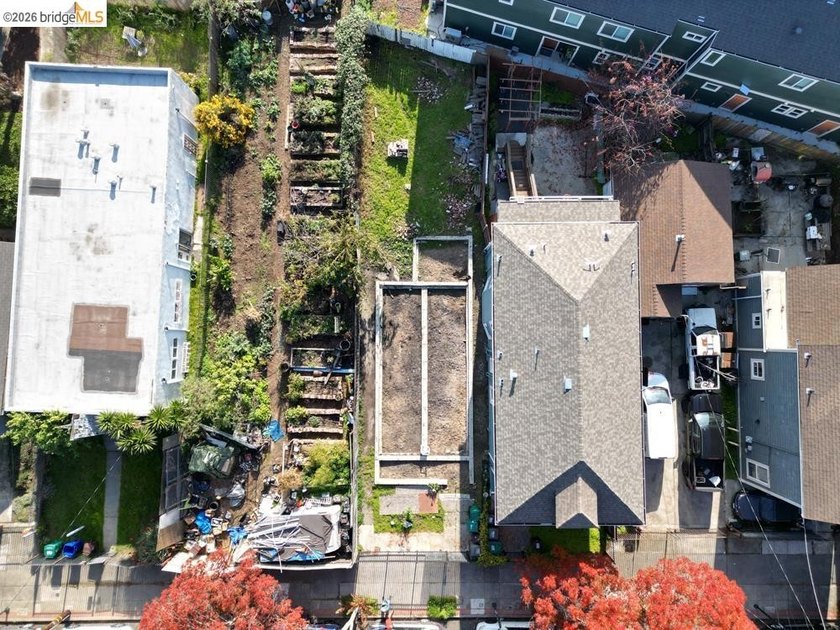 This is a build-ready lot, already zoned for a duplex, with - photo 3