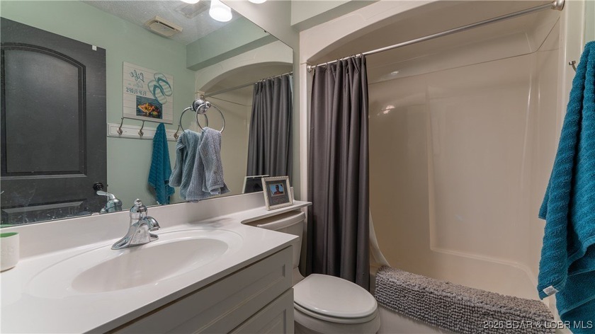 Beautifully updated waterfront condominium with stunning lake - photo 17