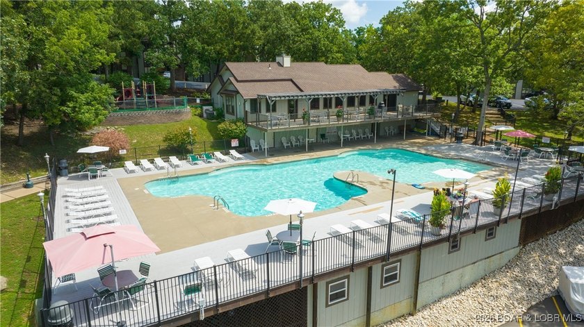 Beautifully updated waterfront condominium with stunning lake - photo 27