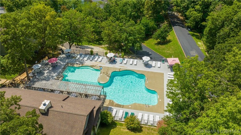 Beautifully updated waterfront condominium with stunning lake - photo 29
