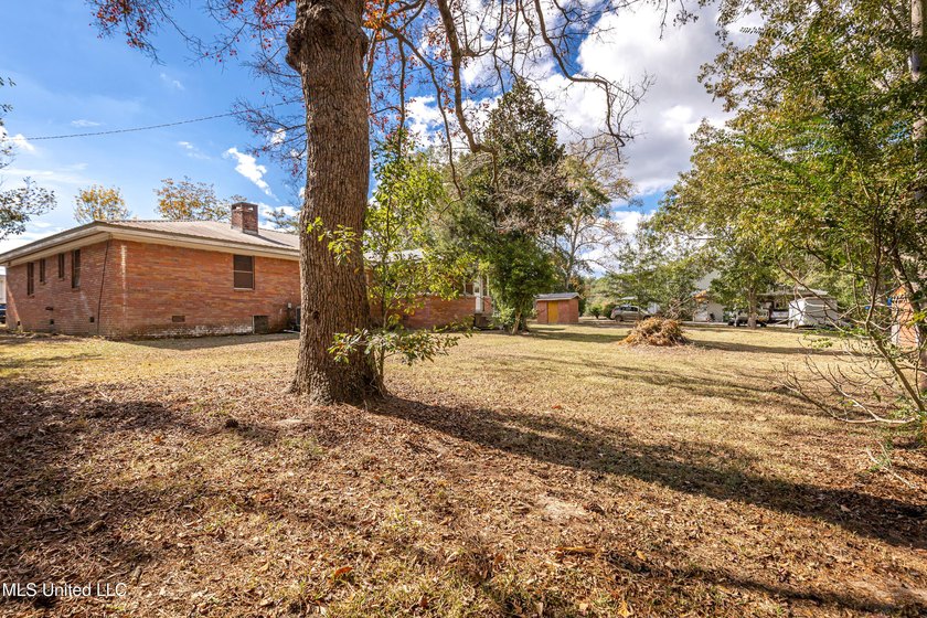 Enjoy waterfront living on the bayou in Gautier, conveniently - photo 30