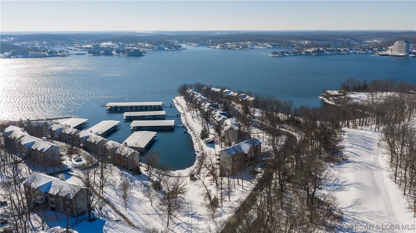 Beautifully updated waterfront condominium with stunning lake - photo 35
