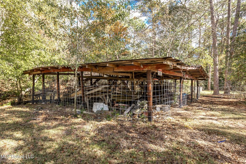 Enjoy waterfront living on the bayou in Gautier, conveniently - photo 36