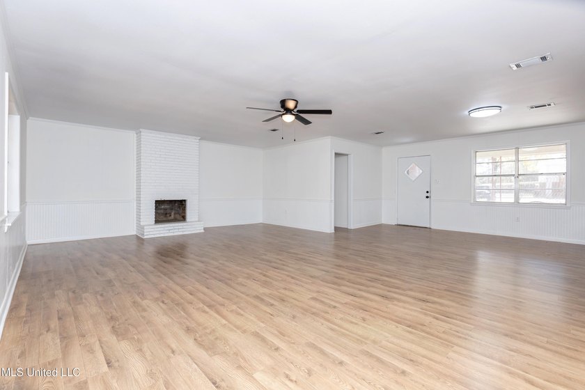 Enjoy waterfront living on the bayou in Gautier, conveniently - photo 40