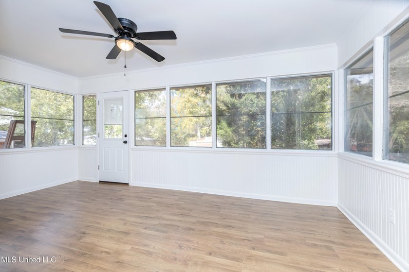 Enjoy waterfront living on the bayou in Gautier, conveniently - photo 44