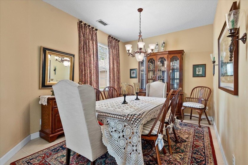 Welcome home to this beautifully maintained two-story lakefront - photo 6