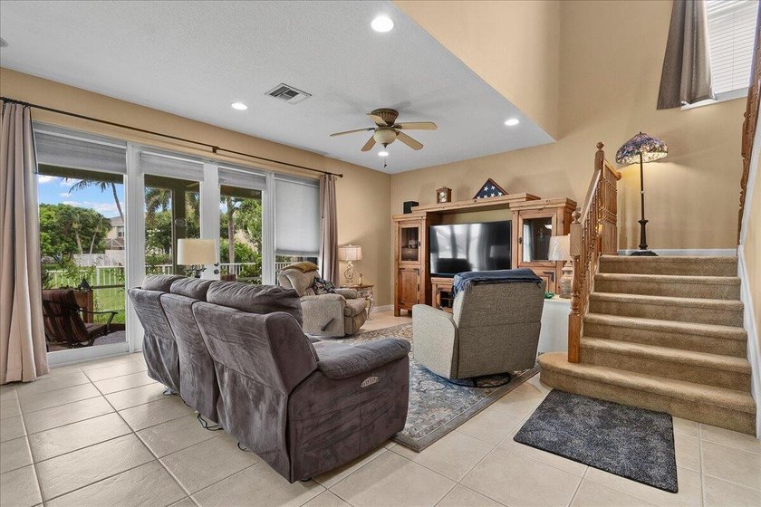 Welcome home to this beautifully maintained two-story lakefront - photo 8