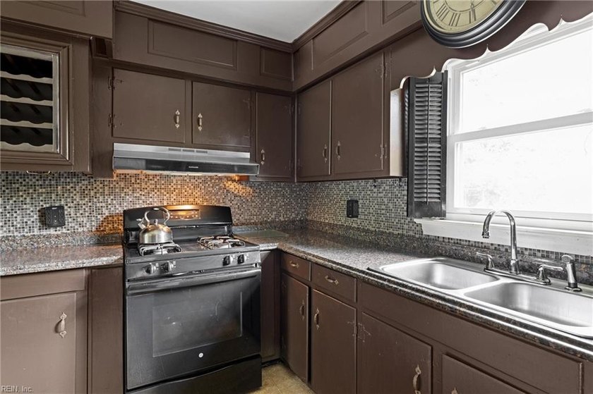 Welcome to 224 W. Chamberlin Avenue! This home offers a blend of - photo 10