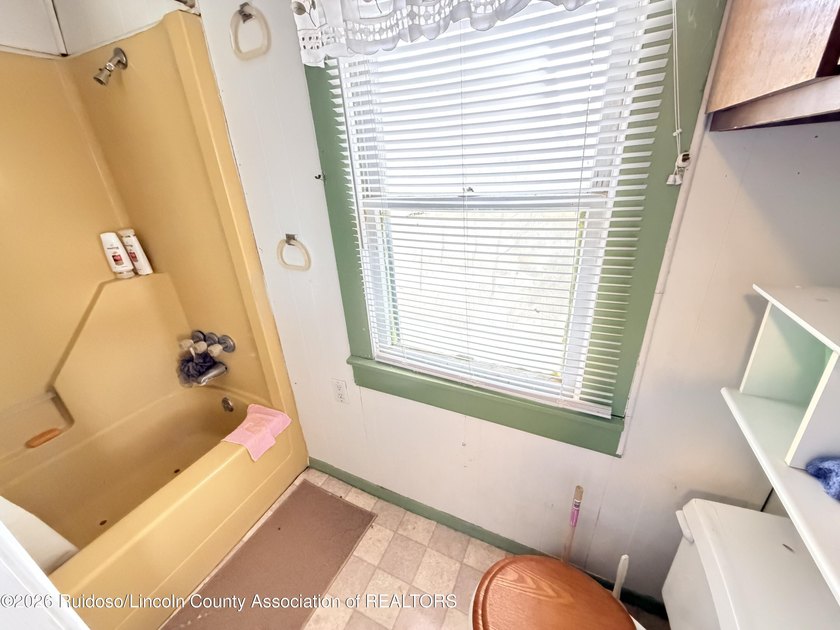 COZY CABIN WITH GREAT VIEWS! Escape to your own retreat. This - photo 14