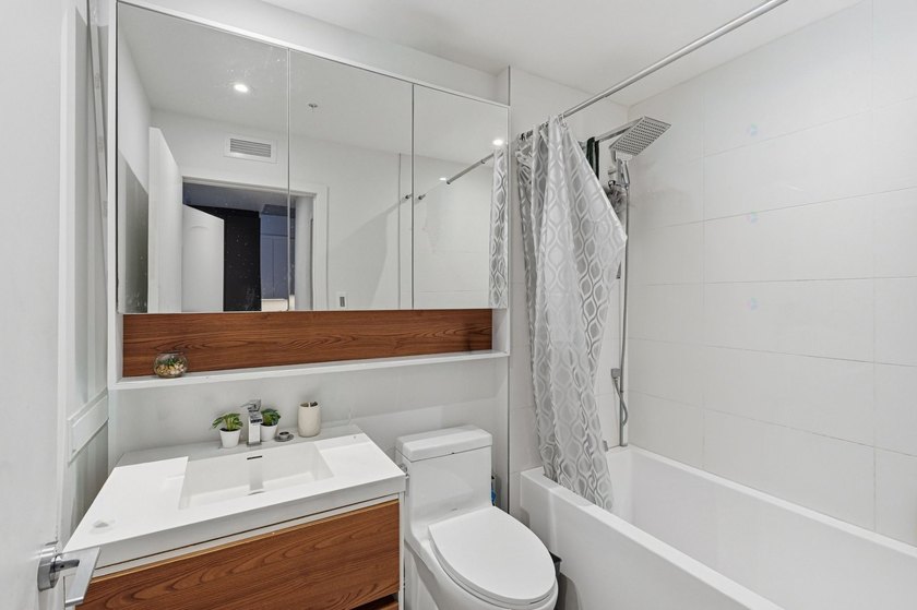 Rare condo de luxe d'une chambre, oriente nord-ouest, situe dans - photo 8