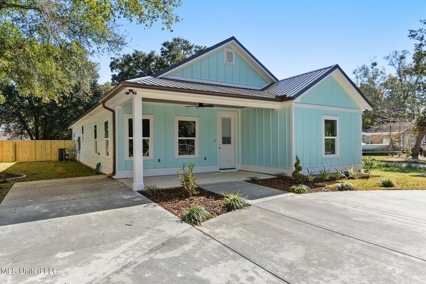 This beautifully crafted new construction home offers 4 bedrooms - photo 2