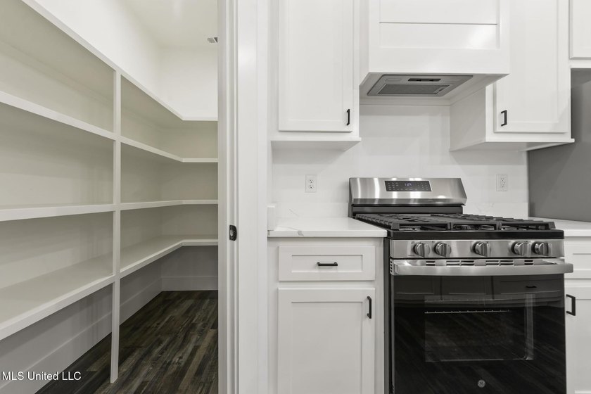 This beautifully crafted new construction home offers 4 bedrooms - photo 7