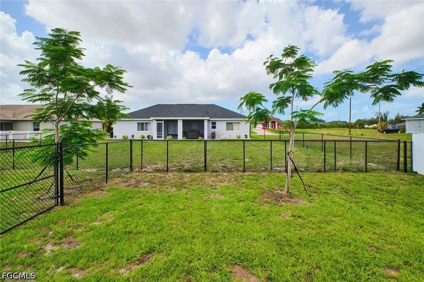 Welcome to this exceptional home in the highly sought-after area - photo 28