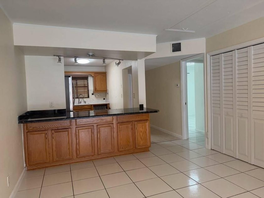 Welcome to CORAL PLAZA, amazing location and great floor plan - photo 6