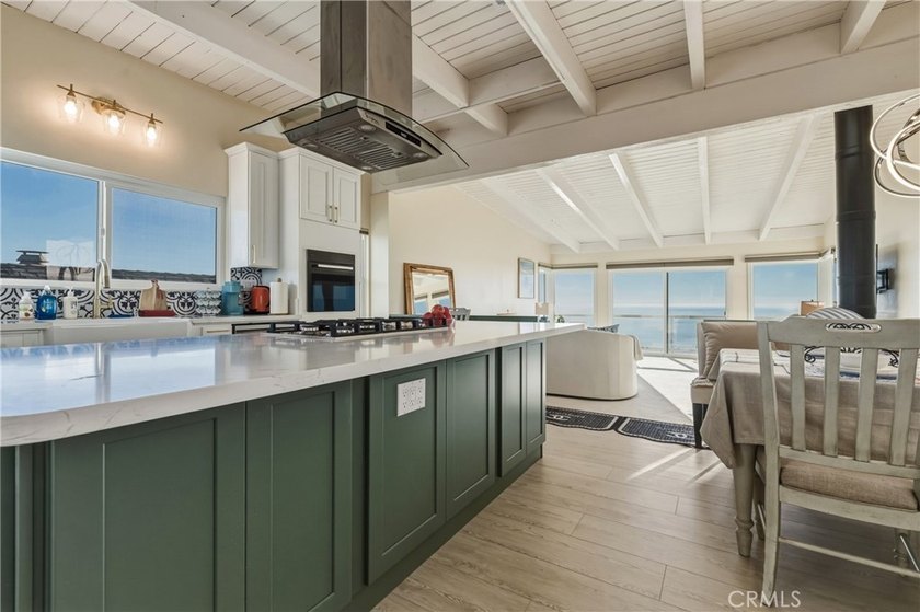 Enjoy awe-inspiring panoramic Catalina Island and Coastline - photo 17