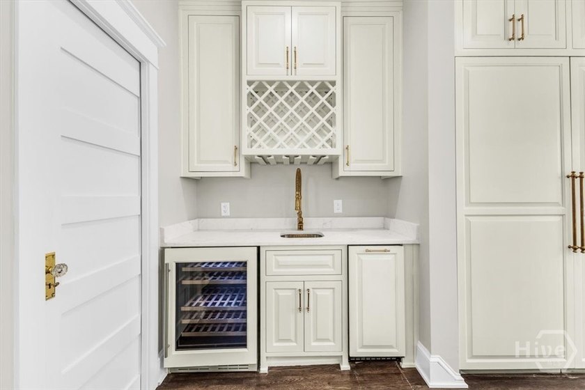 Experience luxury living in this fully renovated Savannah - photo 33
