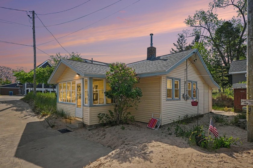Great Investment Opportunity!!! 2 homes on 1 lot. Currently - photo 3