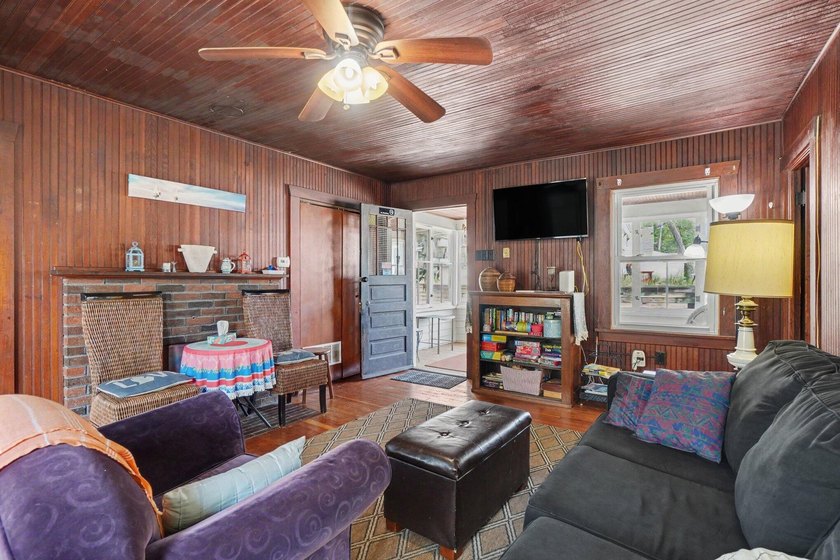 Great Investment Opportunity!!! 2 homes on 1 lot. Currently - photo 9