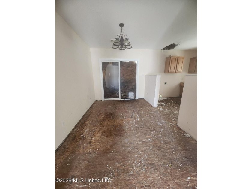 Investment Opportunity - Fixer-Upper in the Heart of Downtown - photo 11