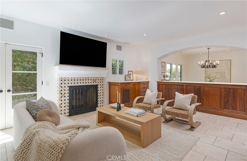 Welcome to ''Villa Bellatorre,'' a remodeled Montecito estate - photo 12