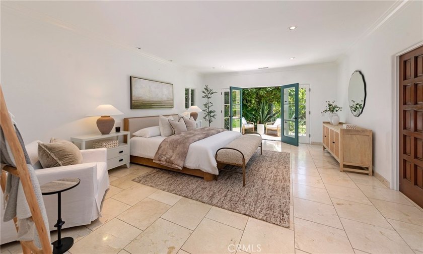 Welcome to ''Villa Bellatorre,'' a remodeled Montecito estate - photo 16