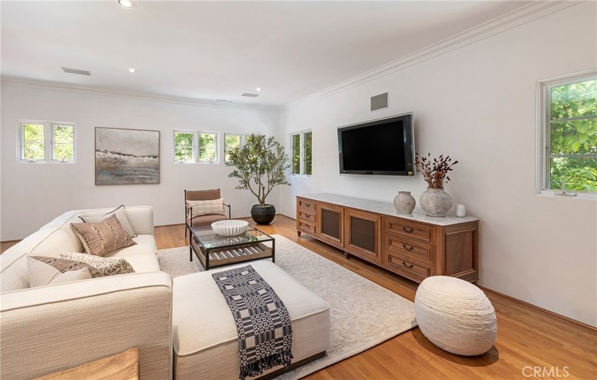 Welcome to ''Villa Bellatorre,'' a remodeled Montecito estate - photo 25