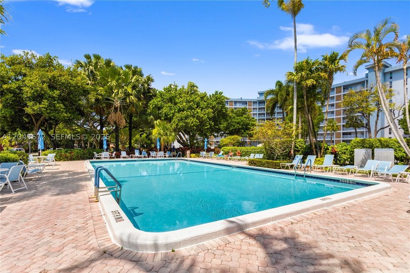 Welcome to Building 38, one of Palm-Aire's most desirable - photo 36