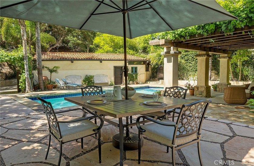 Welcome to ''Villa Bellatorre,'' a remodeled Montecito estate - photo 37