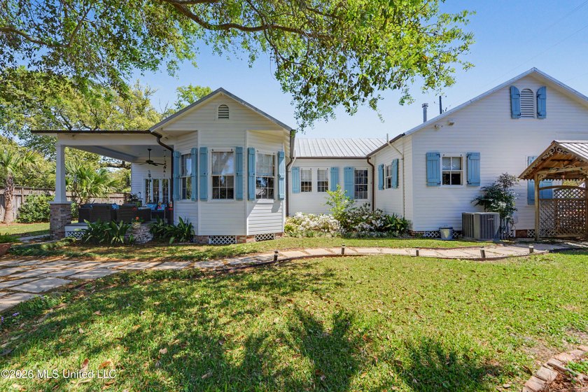 Timeless Charm Meets Modern Living -- Minutes from Downtown Bay - photo 40