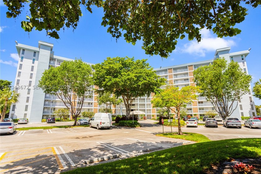 Welcome to Building 38, one of Palm-Aire's most desirable - photo 42