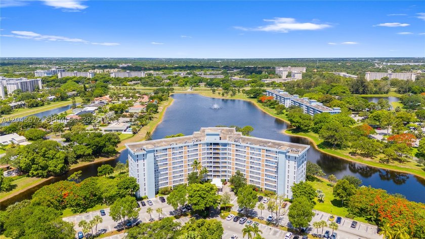 Welcome to Building 38, one of Palm-Aire's most desirable - photo 47