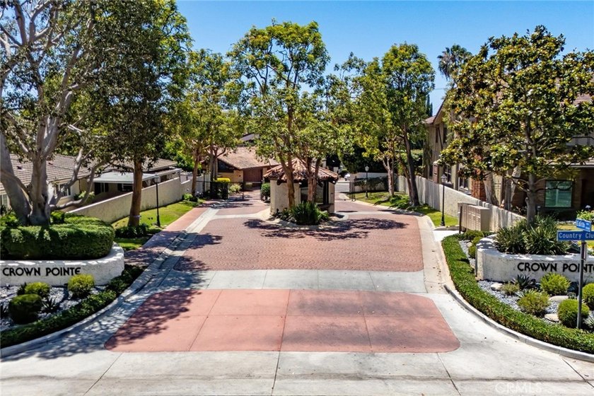 Welcome to this beautiful pool home in Crown Pointe, an - photo 4