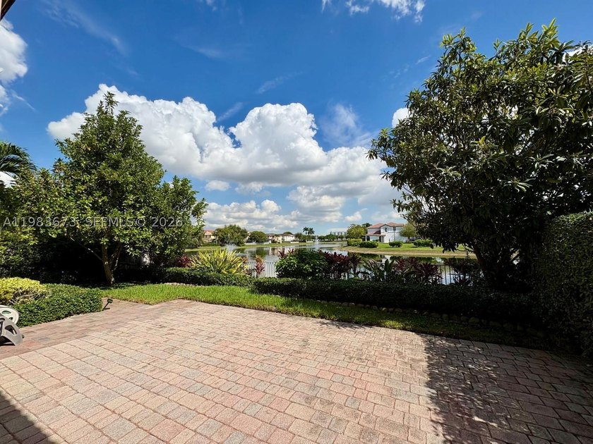 Gorgeous single-family residence, San Cristobal Model in the - photo 24